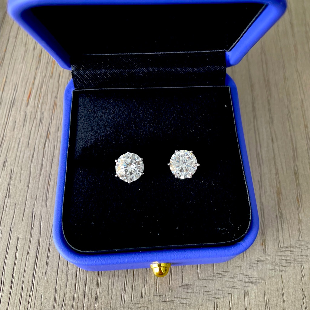Stone Type: Mariqe Moissanite Earrings